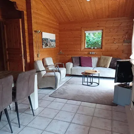 Casa de Férias Met Omheinde Tuin Op De Veluwe