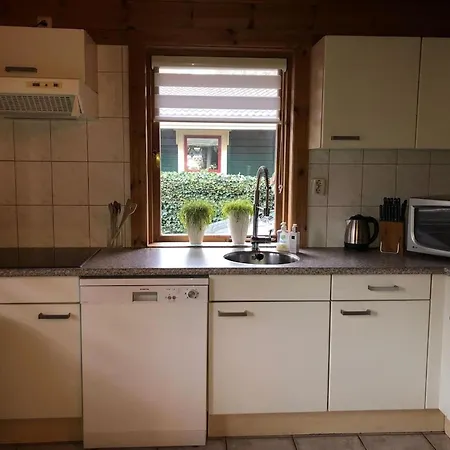 Casa de Férias Met Omheinde Tuin Op De Veluwe *