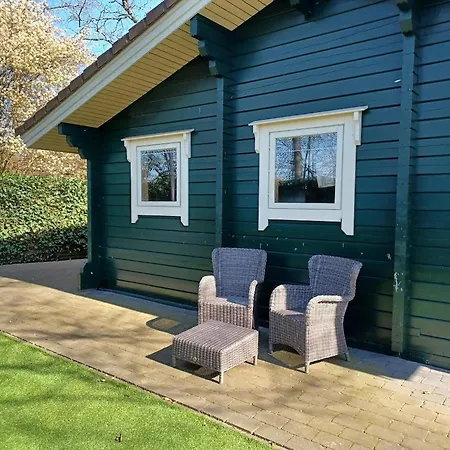 Casa de Férias Met Omheinde Tuin Op De Veluwe