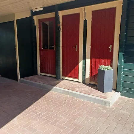 Casa de Férias Met Omheinde Tuin Op De Veluwe *