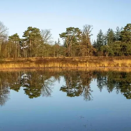 Casa de Férias Met Omheinde Tuin Op De Veluwe *