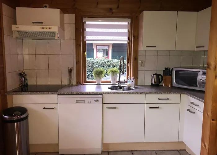 Met Omheinde Tuin Op De Veluwe Hulshorst