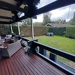 Met Omheinde Tuin Op De Veluwe *