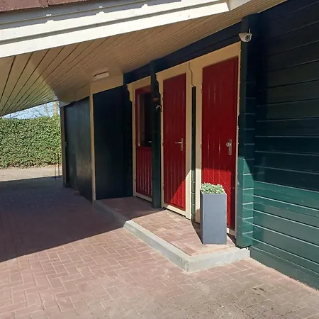 Met Omheinde Tuin Op De Veluwe Dom wakacyjny Hulshorst