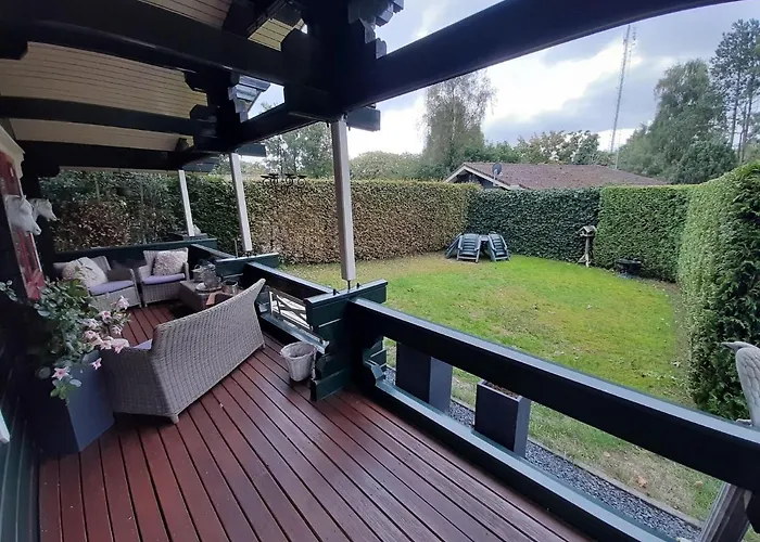 Met Omheinde Tuin Op De Veluwe *