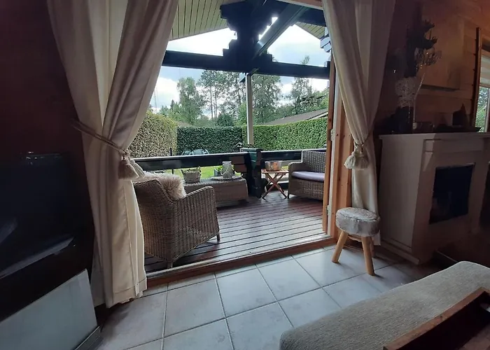 Dom wakacyjny Met Omheinde Tuin Op De Veluwe