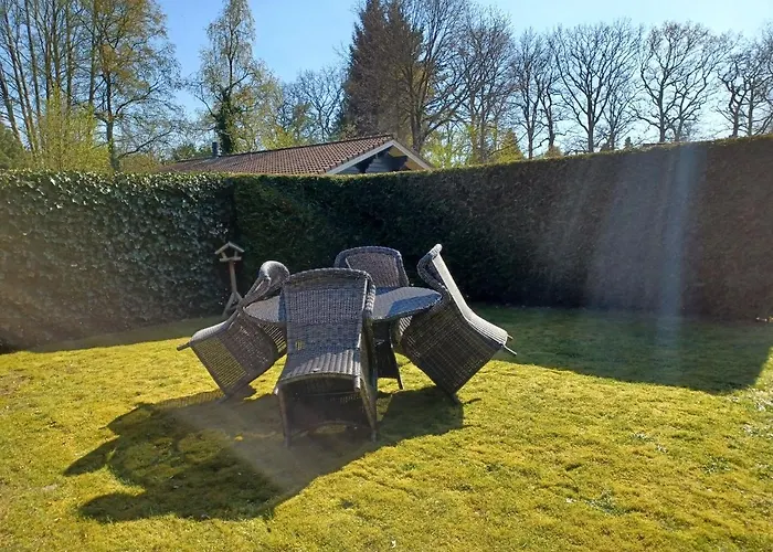 Met Omheinde Tuin Op De Veluwe Dom wakacyjny Hulshorst